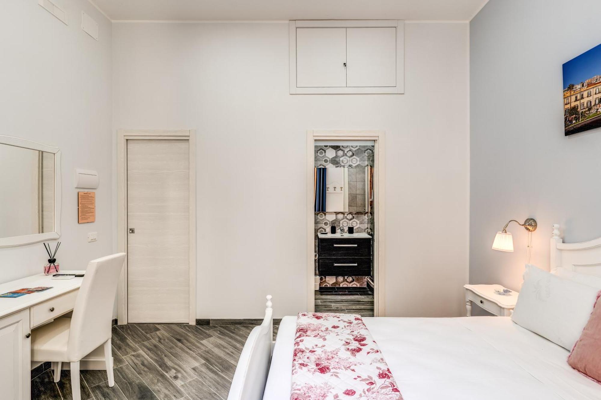 Agora Borsa Hotel Naples Exterior photo